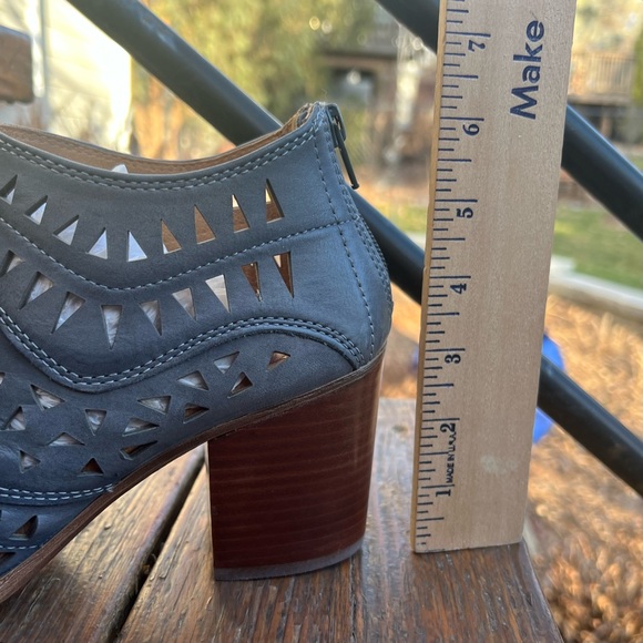 SOFFT WESTWOOD DENIM BLUE GRAY ANKLE BOOTIES SIZE 8.5 - Picture 10 of 14